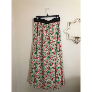 LulaRoe Lucy skirt size M never worn